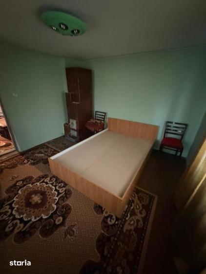 Casă cu 6 camere cu Canalizare în Central
