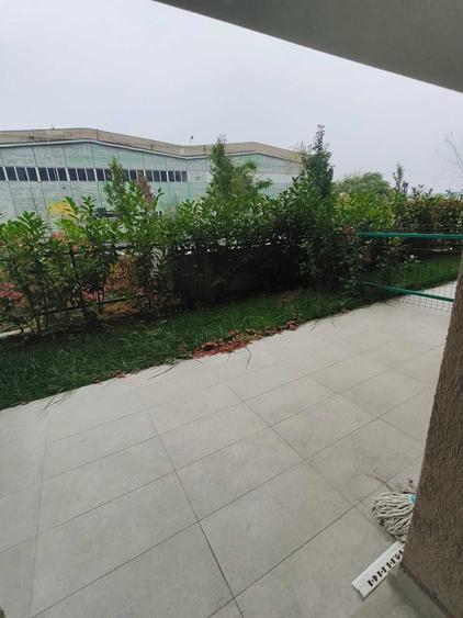 Garsonieră decomandată în Titan