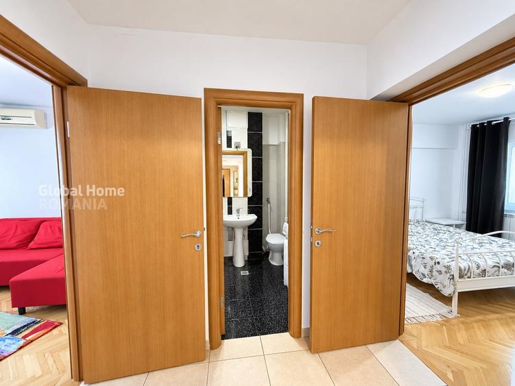 Apartament cu 4 camere decomandat, mobilat în P-ța Romană