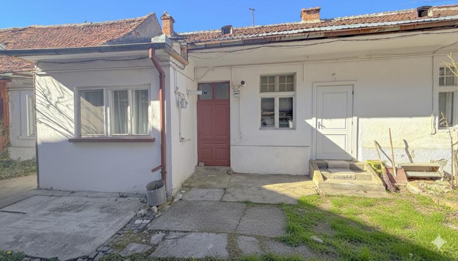 Apartament cu 2 camere nedecomandat, mobilat în Blumăna