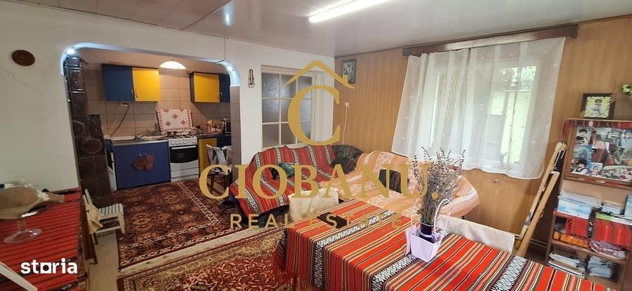 Casă cu 4 camere în Popoveni