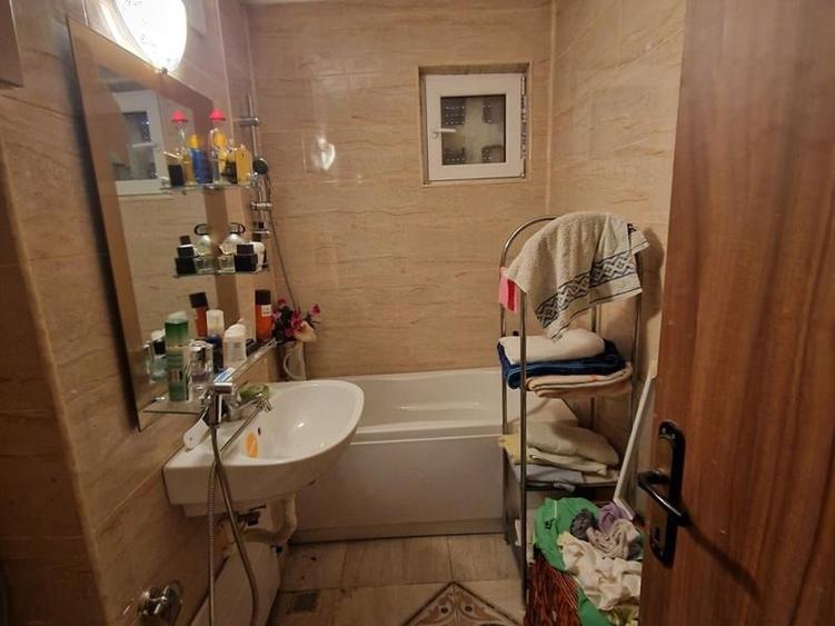 Apartament cu 2 camere semidecomandat în Valea Rosie