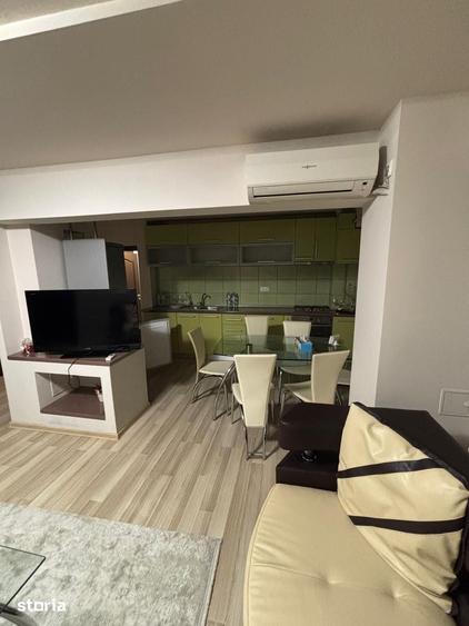 Apartament cu 3 camere în Craiovița Nouă