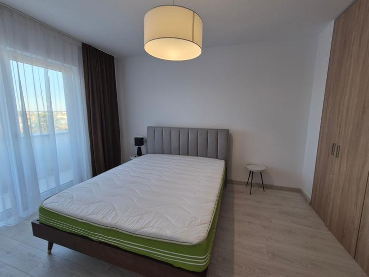 Apartament cu 3 camere decomandat în Aradului
