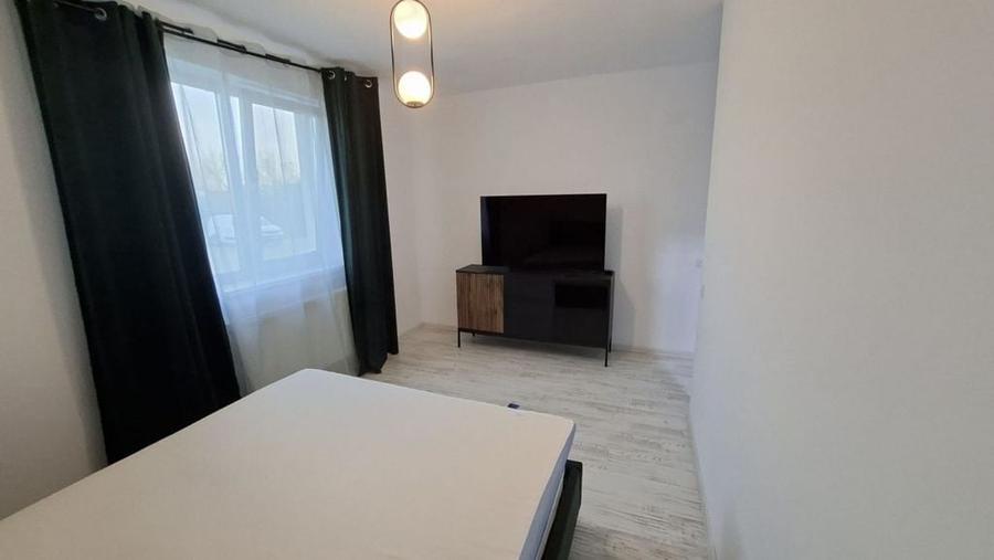 Apartament cu 3 camere decomandat în Ștefănești