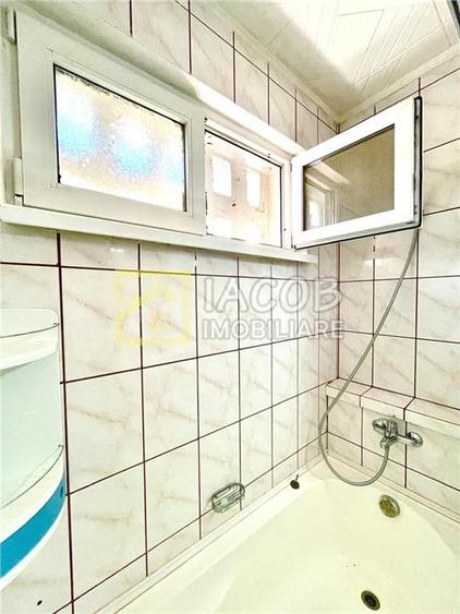 Apartament cu 2 camere semidecomandat, mobilat în Cornișa