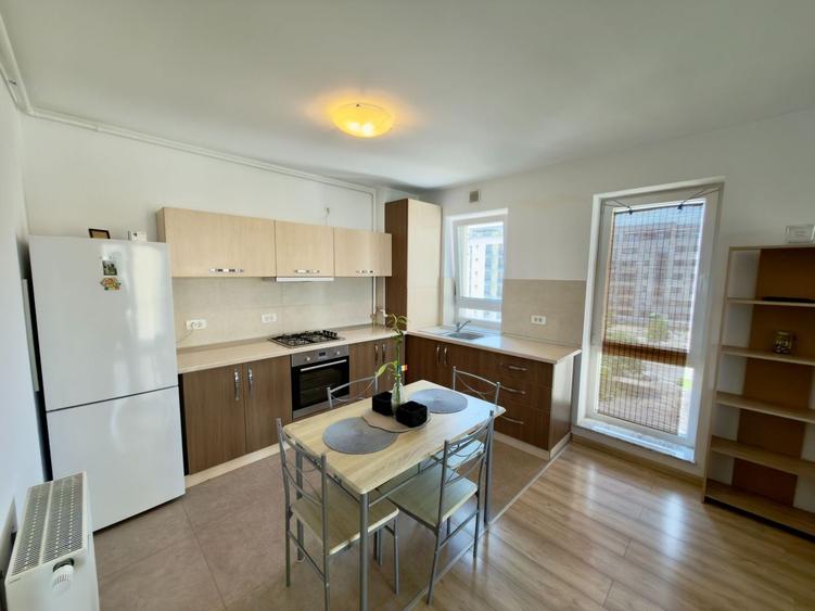 Apartament cu 2 camere decomandat, mobilat în Tractorul