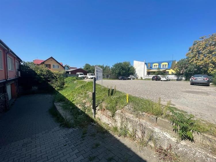 Spațiu comercial, de 640 mp, în 7 Noiembrie