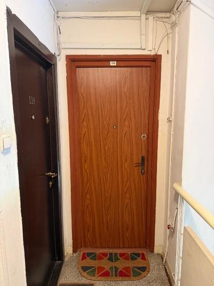 Apartament cu 3 camere semidecomandat, mobilat în Titan