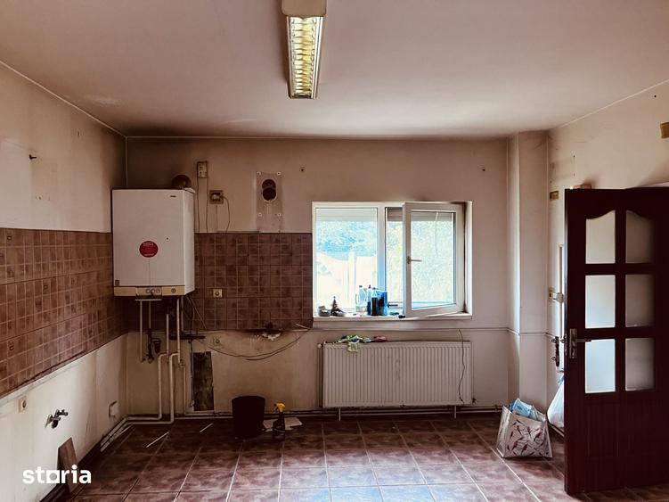 Casă cu 4 camere cu Teren 600 Mp în Domnești