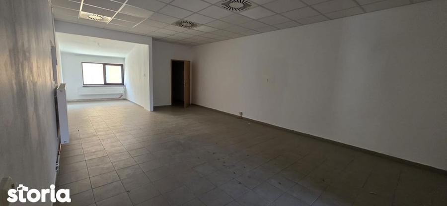 Spațiu comercial, de 663 mp, în Ronaț