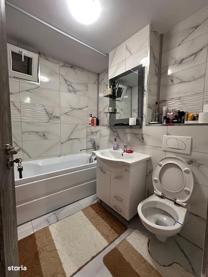 De vanzare apartament cu 3 camere si balcon, renovat, 70mp,etajul 2 - 7