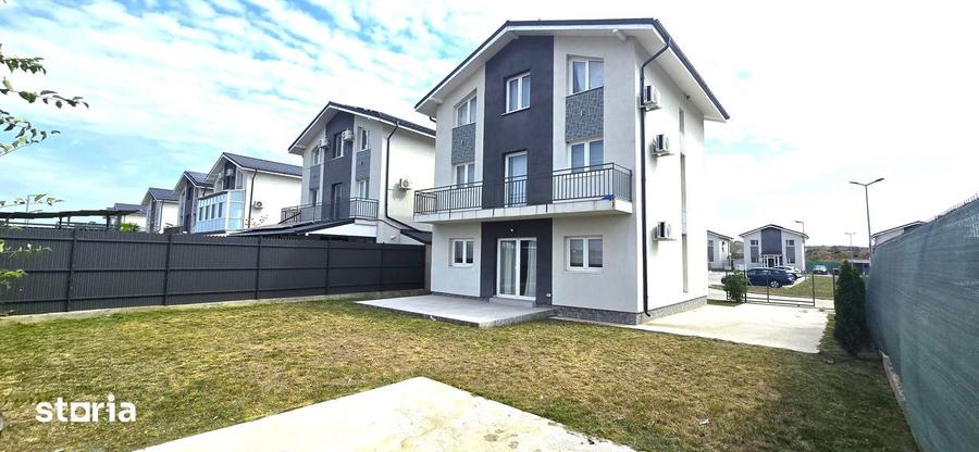 Casă cu 5 camere cu Teren 330 Mp în Ferme