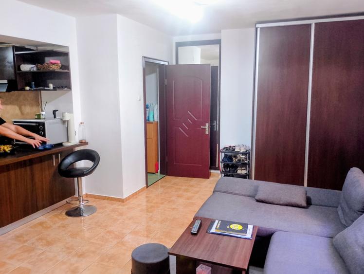 Apartament cu 3 camere în Telegrafului