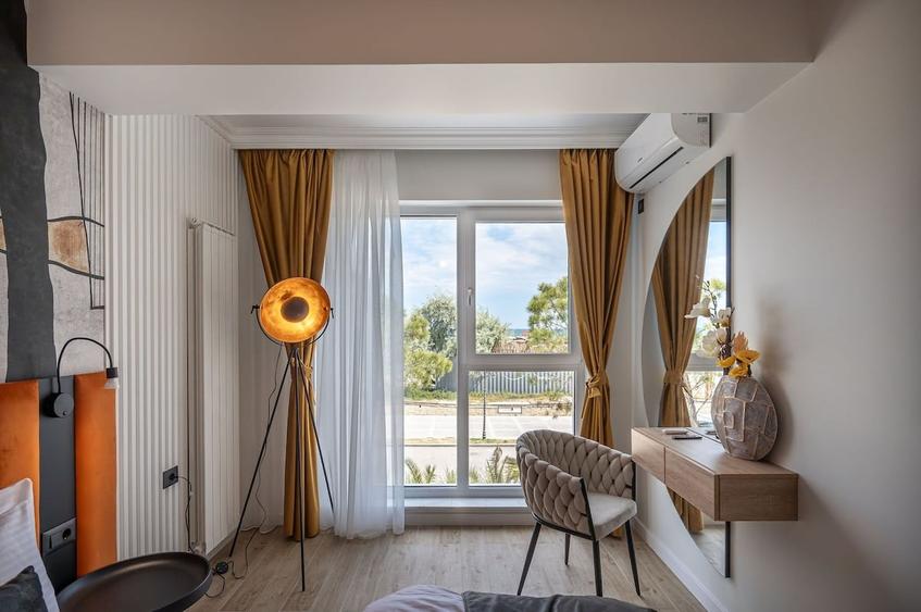 Apartament cu 3 camere decomandat în Mamaia-Sat