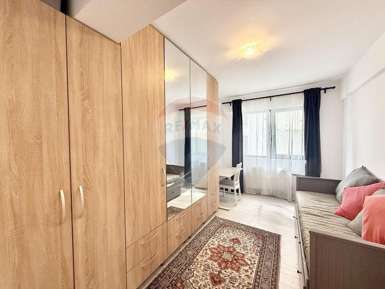 Apartament cu 3 camere decomandat, mobilat în Pipera