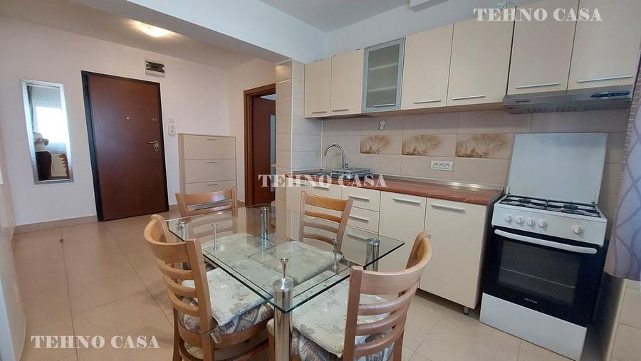 Apartament semidecomandat în Est