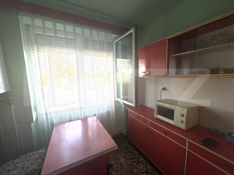 Apartament cu 2 camere semidecomandat, mobilat în Botizului