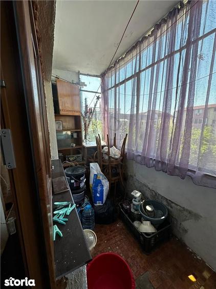 Apartament cu 3 camere decomandat, mobilat în Ciarda Roșie