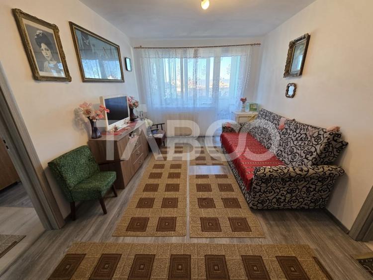 Apartament cu 2 camere semidecomandat, mobilat în Mihai Viteazul