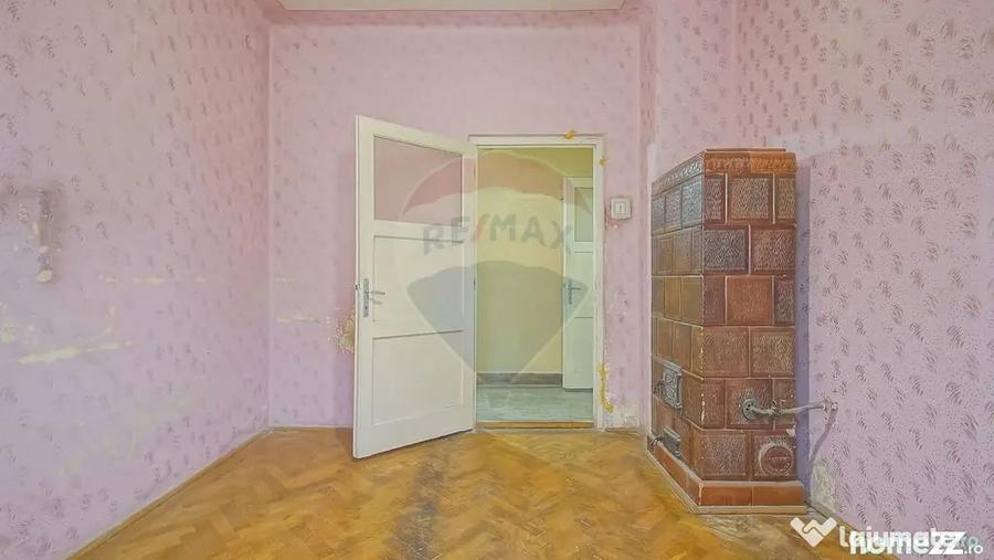 Apartament cu 4 camere decomandat în Dealul Cetății