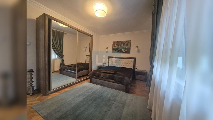 Apartament cu 4 camere decomandat în Semicentral