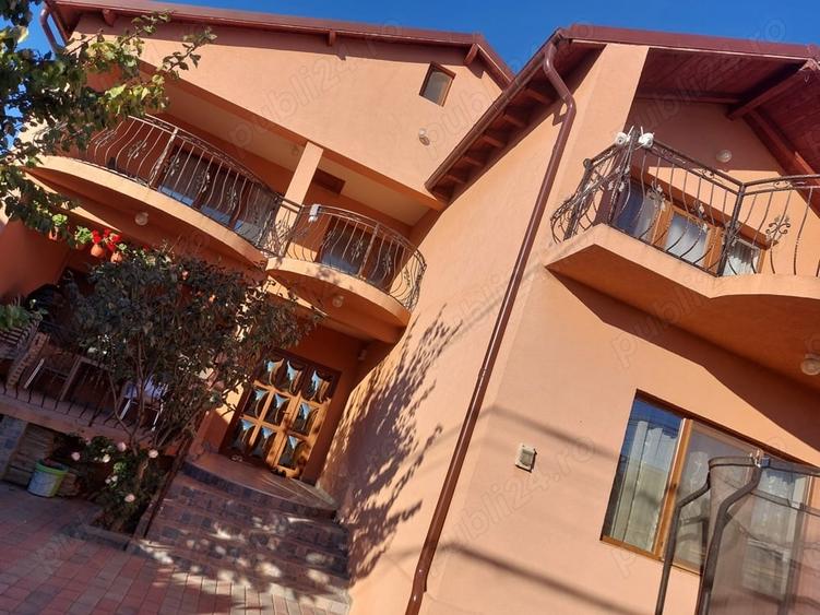 Casă cu 7 camere cu Teren 300 Mp în Năvodari