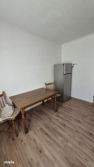 Apartament cu 2 camere semidecomandat în Girocului