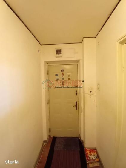 Apartament cu 3 camere semidecomandat în Berceni — fotografia 3