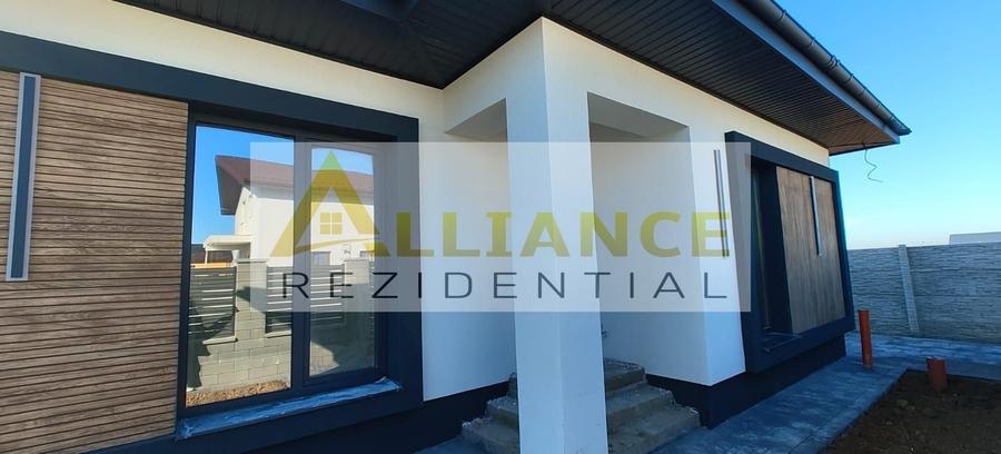 Casă individuală cu 4 camere cu Canalizare în Berceni