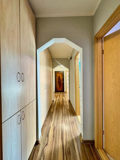 Apartament cu 3 camere decomandat în Lipovei