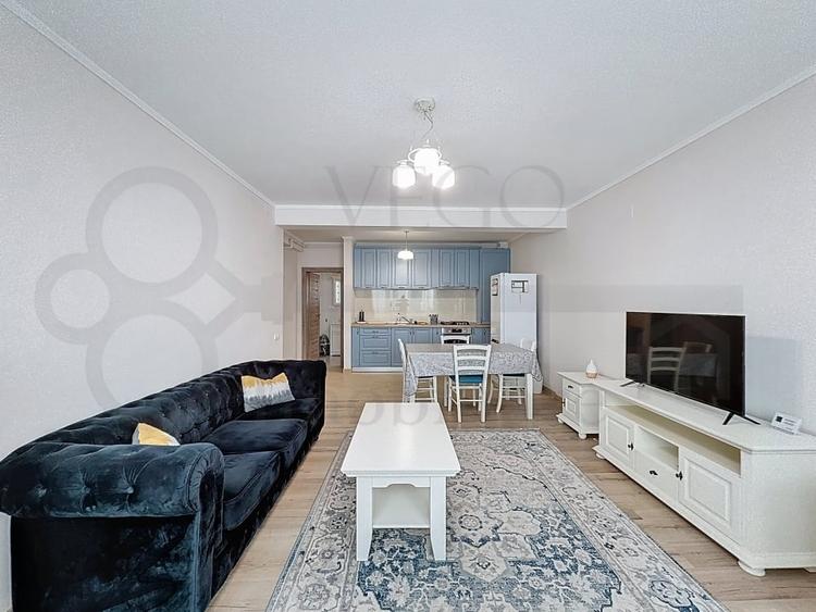 Apartament cu 3 camere semidecomandat, mobilat în Central