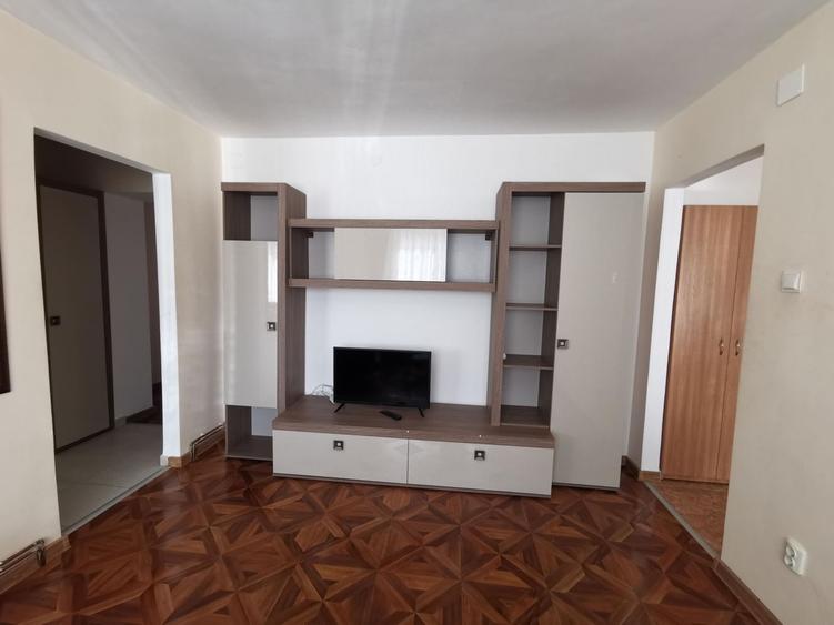 Apartament cu 2 camere, mobilat în Cetate