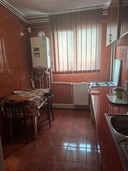 Apartament cu 2 camere semidecomandat în Colentina