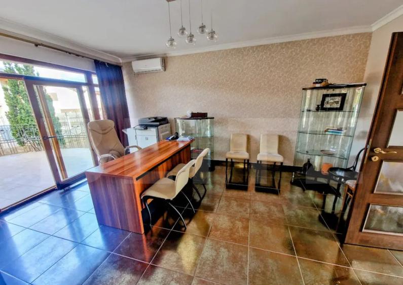 Casă cu 5 camere cu Teren 1223 Mp în Central