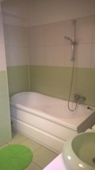 Apartament cu 3 camere decomandat, mobilat în 1 Mai