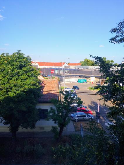 Apartament cu 3 camere, mobilat în Tipografilor