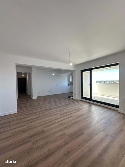Apartament cu 3 camere decomandat în Carpați 2