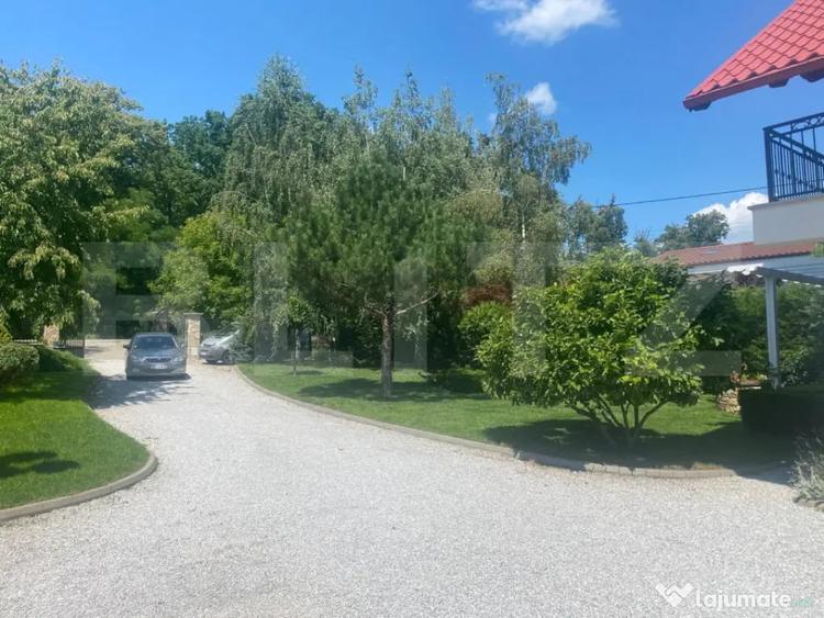 Casă cu 5 camere cu Teren 1600 Mp în Burdujeni