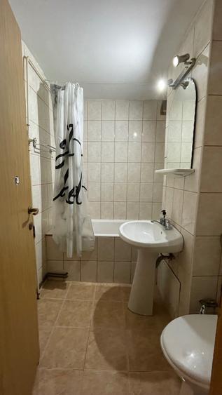 Garsonieră decomandată în Central