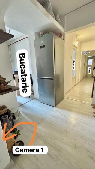 Apartament cu 4 camere decomandat în Petros