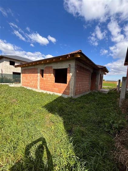 Duplex cu 3 camere cu Teren 500 Mp în Stupini