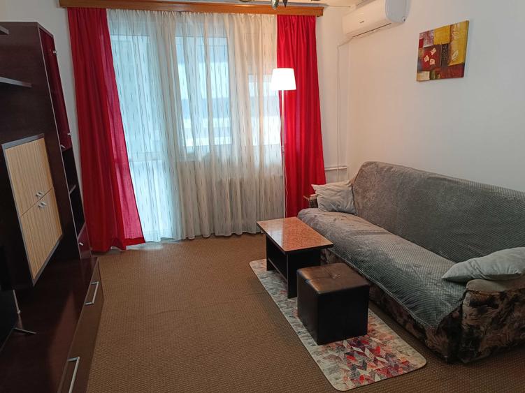 Apartament cu 2 camere semidecomandat în Berceni