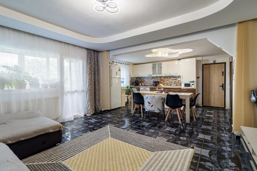 Apartament cu 3 camere decomandat, mobilat în Baicului