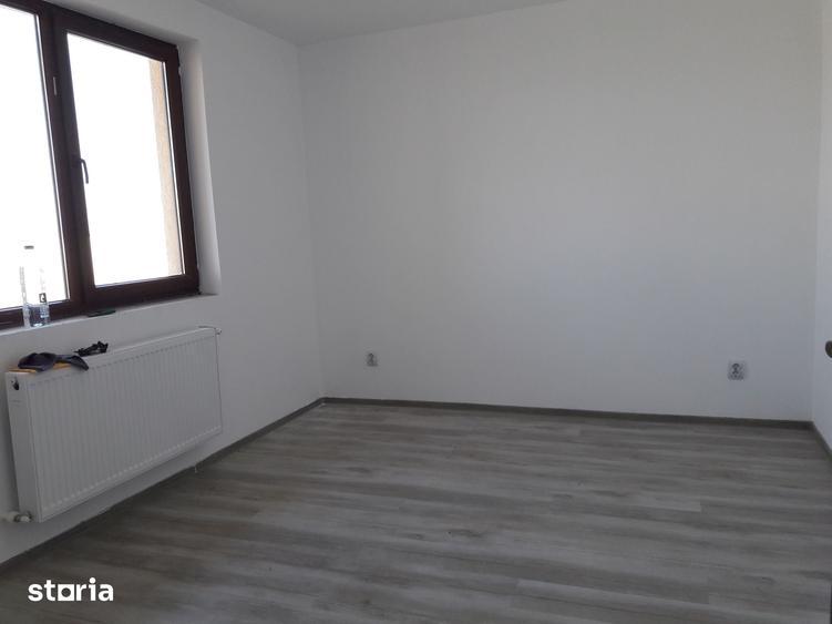 Casă cu 4 camere cu Teren 400 Mp în Clinceni