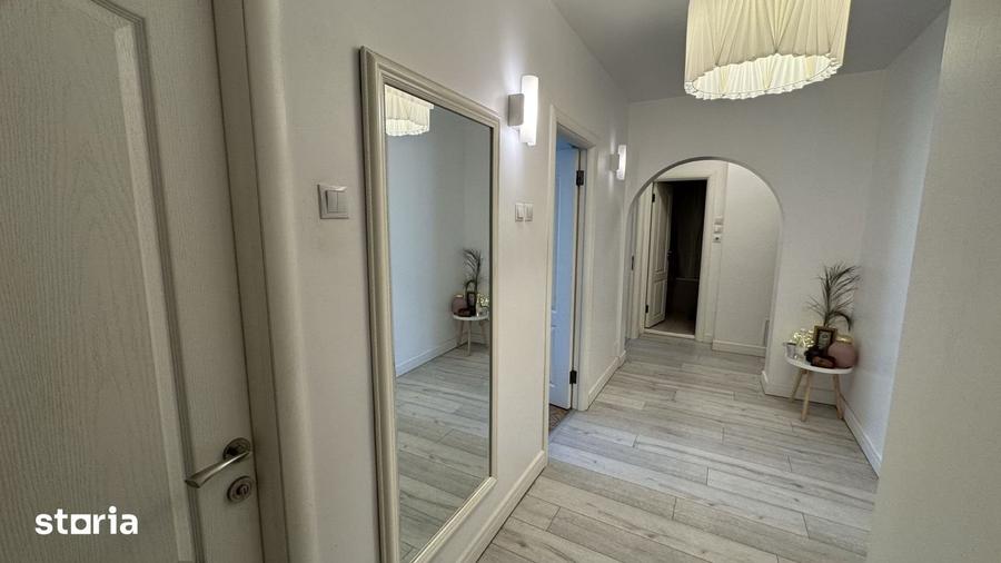 Apartament cu 3 camere decomandat, mobilat în Centrul Civic