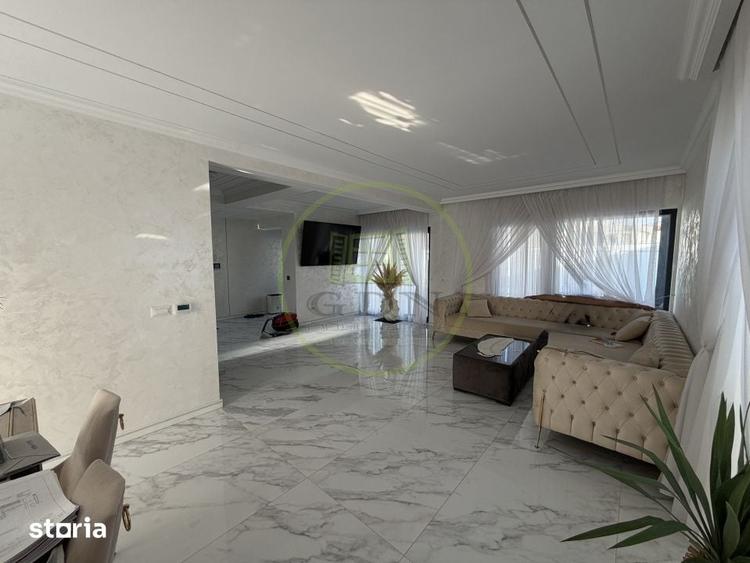 Casă cu 5 camere cu Teren 558 Mp în Malu Mare