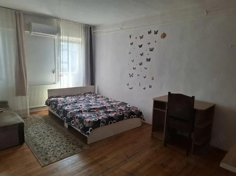 Garsonieră decomandată în Podgoria