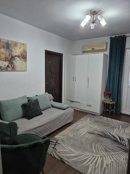 Apartament cu 2 camere semidecomandat în Berceni