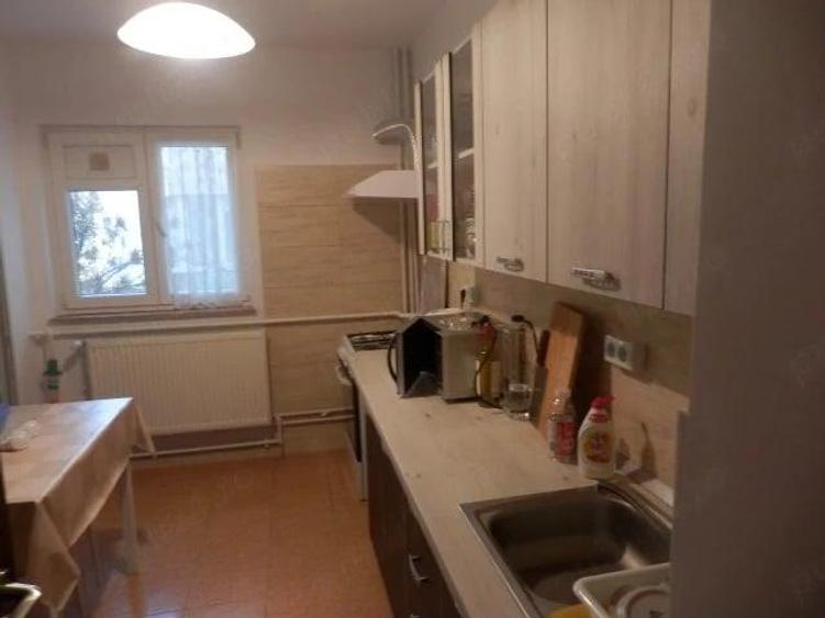 Apartament cu 3 camere decomandat, mobilat în Aviației